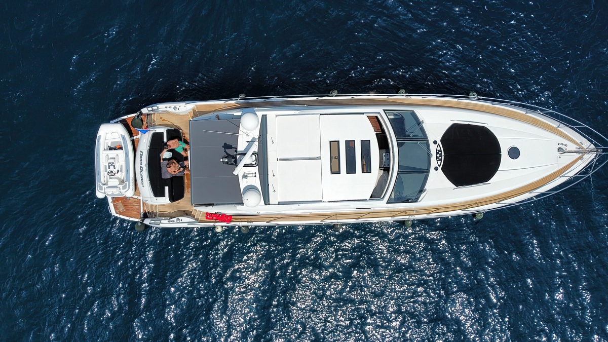 Аренда яхты Sunseeker 72 Predator во Франции- Nera Oceano